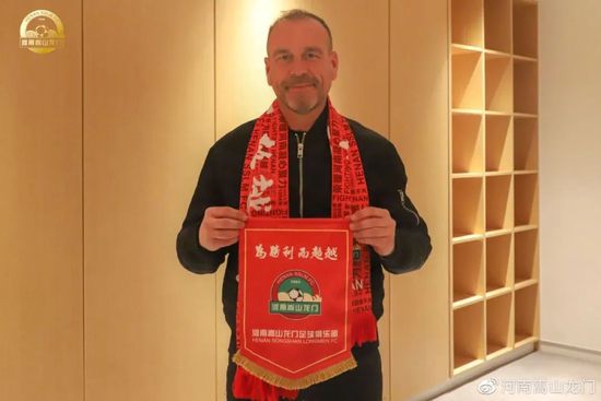 添（曾志伟 饰）、Dr Lee（陈小春 饰）、娇（张达明 饰）和年夜学生阿仔（黄又南 饰）常日在妻子或女友眼前老是必恭必敬，视为心腹。实在四人都心怀鬼胎，那就是在获得他们的另外一半信赖以后找机遇出往鬼混。Mary（毛舜筠 饰）、绮贞（原子鏸 饰）、娇妻（何超仪 饰）和阿Ling（林苑 饰）是四人的伴侣，一起头她们都觉得本身的另外一半对本身持之以恒。但四人垂垂识穿了汉子们的狡计，羞愤之余，四人订立了攻守联盟，决议一路出往鬼混，以眼还眼。汉子们知道了本身的另外一半亦起头不安于室后，年夜为严重，起头跟踪本身的妻子或女友。他们之间的危机终究可否顺遂化解？